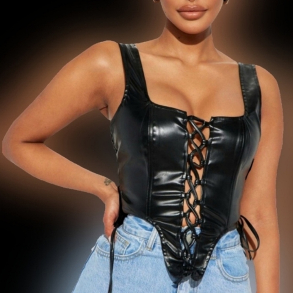 Fashion Nova true to you blk faux leather tie front sides crop top corset 1X NWT